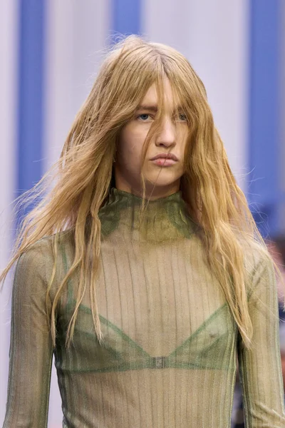 Look 12